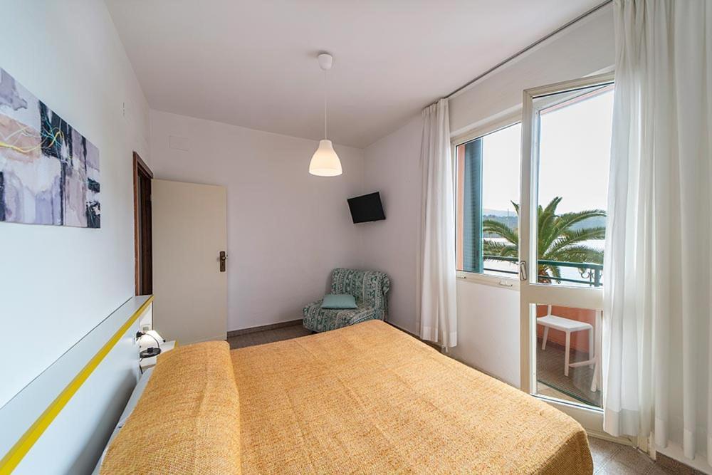 Hotel Belmare Porto Azzurro Buitenkant foto