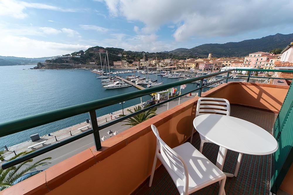 Hotel Belmare Porto Azzurro Buitenkant foto