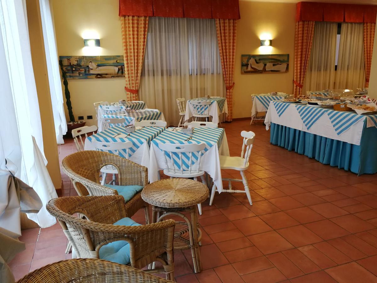 Hotel Belmare Porto Azzurro Buitenkant foto